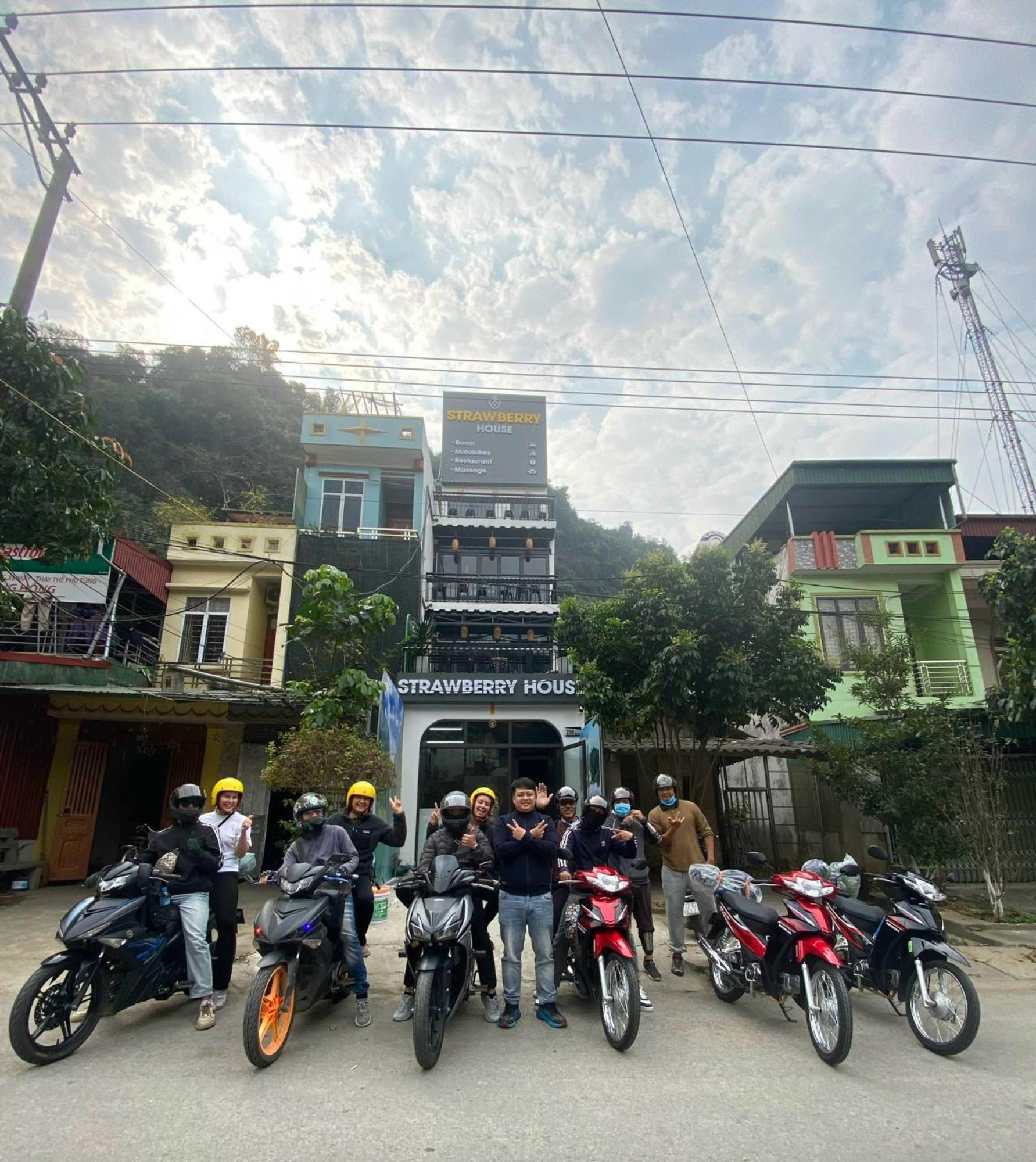 ハザン Strawberry House , Tour & Motorbikes Rentel Bed & Breakfast エクステリア 写真